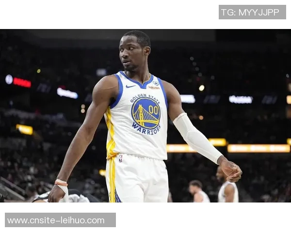 库明加强调失误影响球队节奏与能量提醒队友在疲惫时保持战术执行力