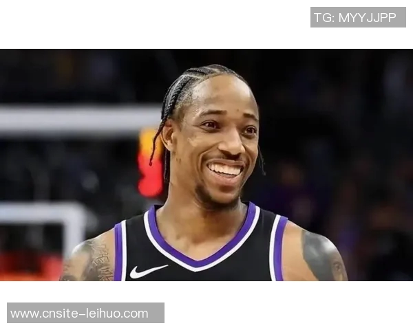 小萨德罗赞笑容满面拉文施罗德神情严肃国王新赛季定妆照震撼发布