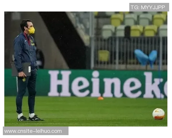 卡拉布里亚欧联赛场精彩进球技巧与速度完美结合撼动对手防线 卡拉布里亚欧联赛场精彩进球技巧与速度完美结合撼动对手防线