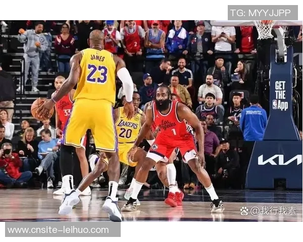 明日湖人客场挑战国王东契奇和海斯出战存疑詹姆斯等三名球员缺阵 明日湖人客场挑战国王东契奇和海斯出战存疑詹姆斯等三名球员缺阵